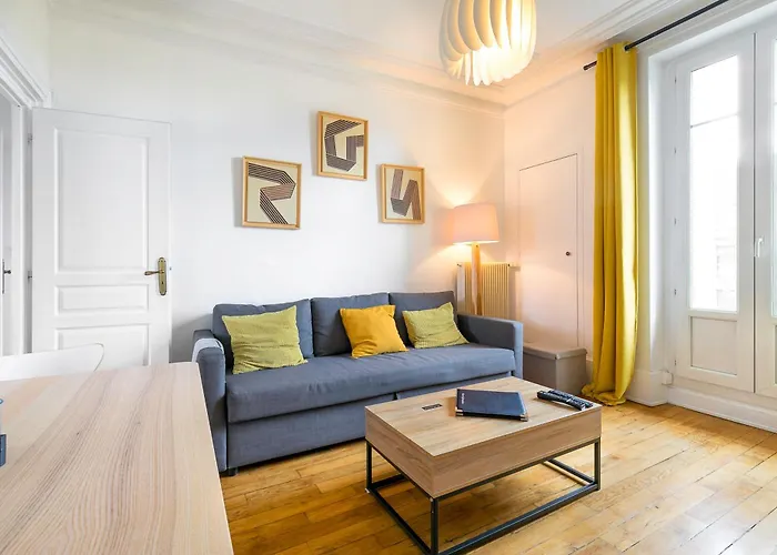 Le Transvaal, Charme Et Modernite A 第戎